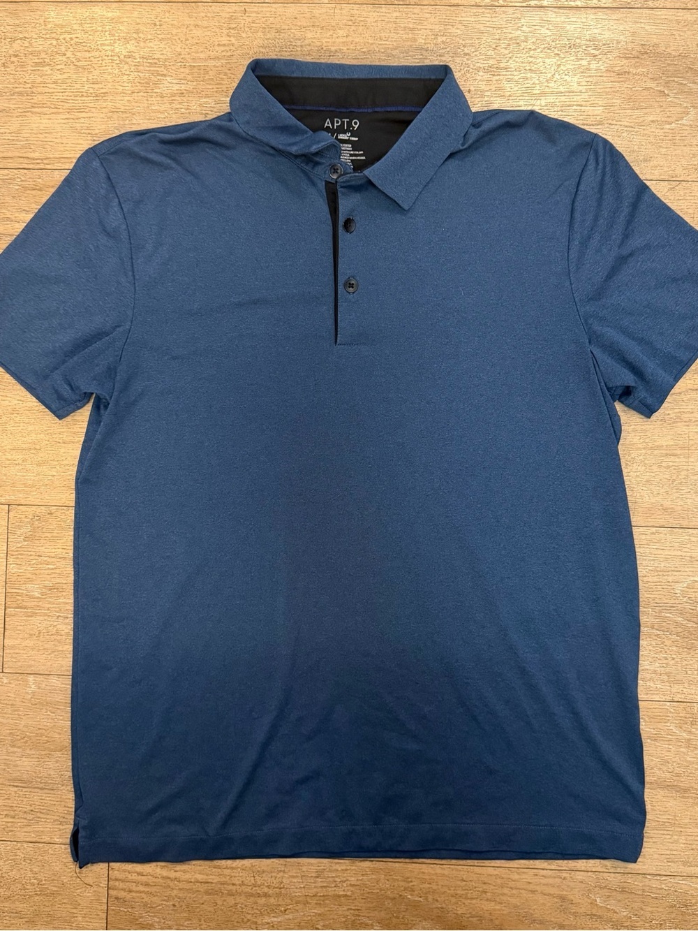 Apt. 9 Menโs Dark Blue Performance Polo gold shirt size medium